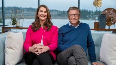 Bill-Gates-(sağda)-ve-Melinda-Gates,-ABD’nin-Washington-eyaletindeki-Kirkland’de,-2019-tarihli-yıllık-mektuba-ilişkin-açıklamanın-ardından-poz-verirken-görülüyor Çin Kültür Merkezi