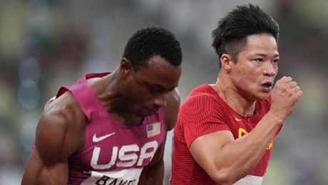 Çinli-sporcu-Su-Bingtian-(sağda),-Japonya’nın-başkenti-Tokyo’da-gerçekleştirilen-Tokyo-2020-Olimpiyat-Oyunları-Erkekler-100-metre-finalinde-mücadele-ediyor Çin Kültür Merkezi